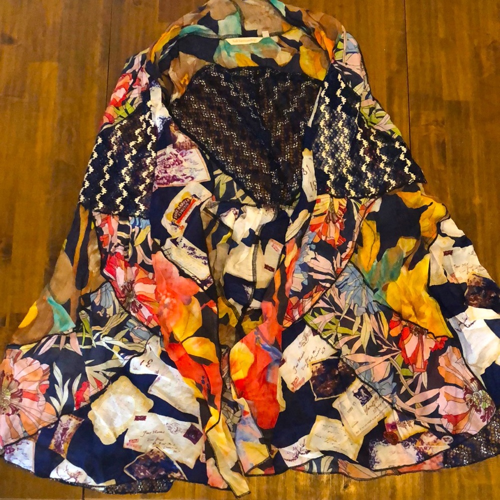 Women’s loose fitting summer top